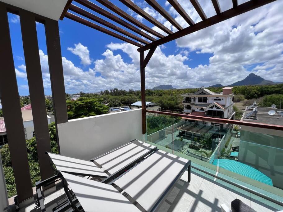 Top-Floor Modern 3Bd Penthouse With Beautiful Mountain View Terrace - 5 Min Walk To Beach Flic-en-Flacq Buitenkant foto