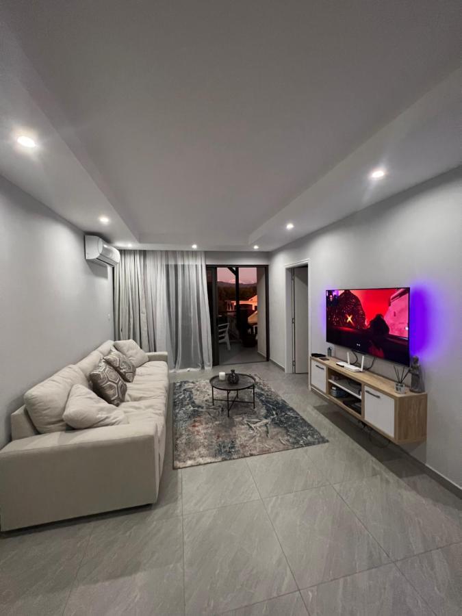 Top-Floor Modern 3Bd Penthouse With Beautiful Mountain View Terrace - 5 Min Walk To Beach Flic-en-Flacq Buitenkant foto