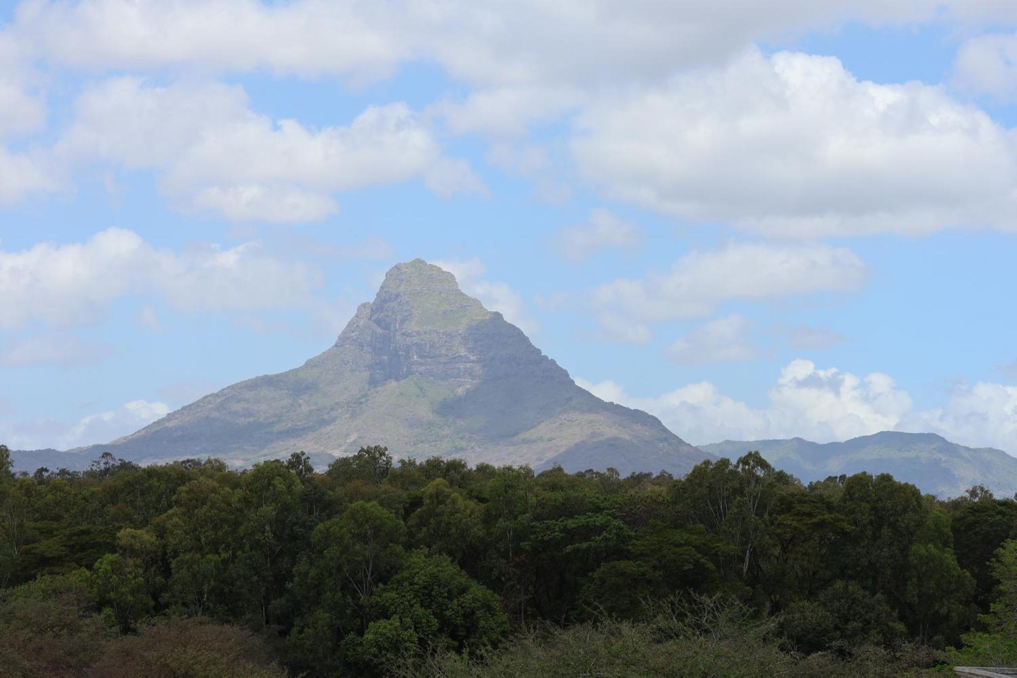 Top-Floor Modern 3Bd Penthouse With Beautiful Mountain View Terrace - 5 Min Walk To Beach Flic-en-Flacq Buitenkant foto